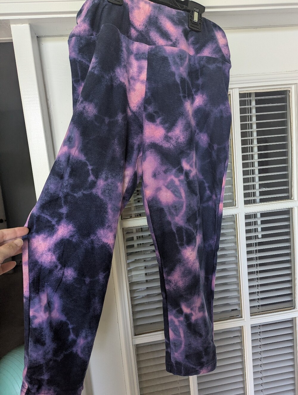 Terra & Sky Tie-Dye Capri Leggings in Pink & Purple